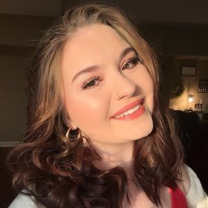 Meet your Posher, Hailey